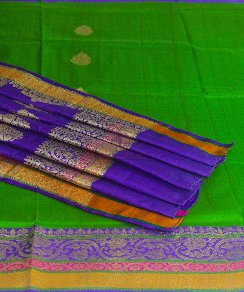 Banarasi Pure Katan Silk Handloom Parrot Green Saree 1